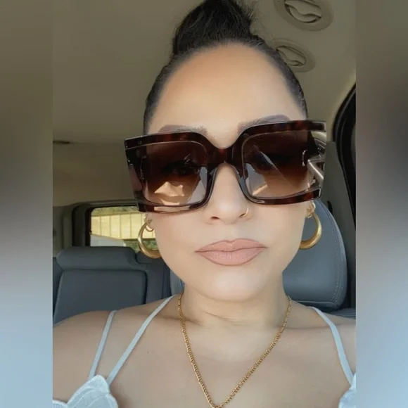 Celine 3 Dot Square Glasses - Picture 4 of 4